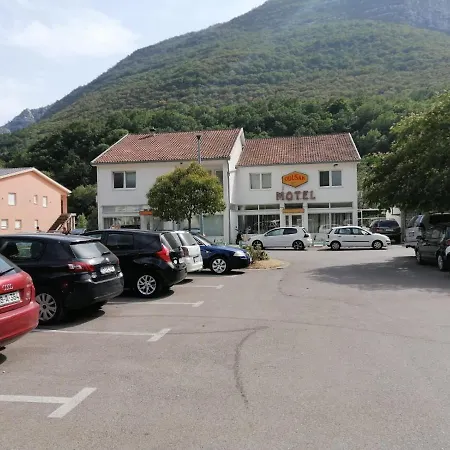And Restaurant Odusak * Dreznjak